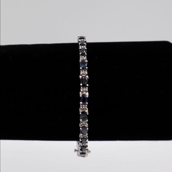 Diamond and sapphire bracelet. - Picture 2 of 7